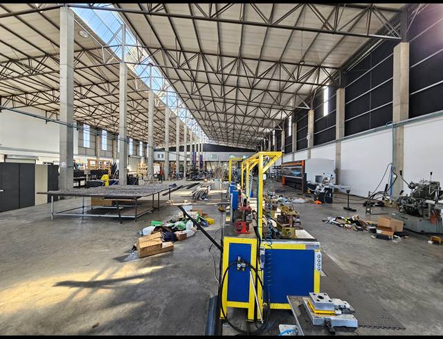 5,002M² FACTORY TO LET IN COSMO BUSINESS PARK